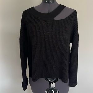 Cut-out one shoulder sweater